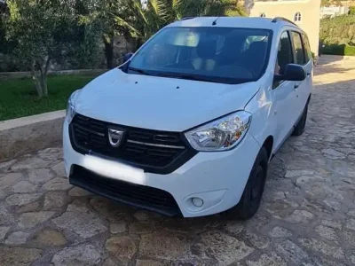 Location Dacia lodgy à Essaouira Aéroport